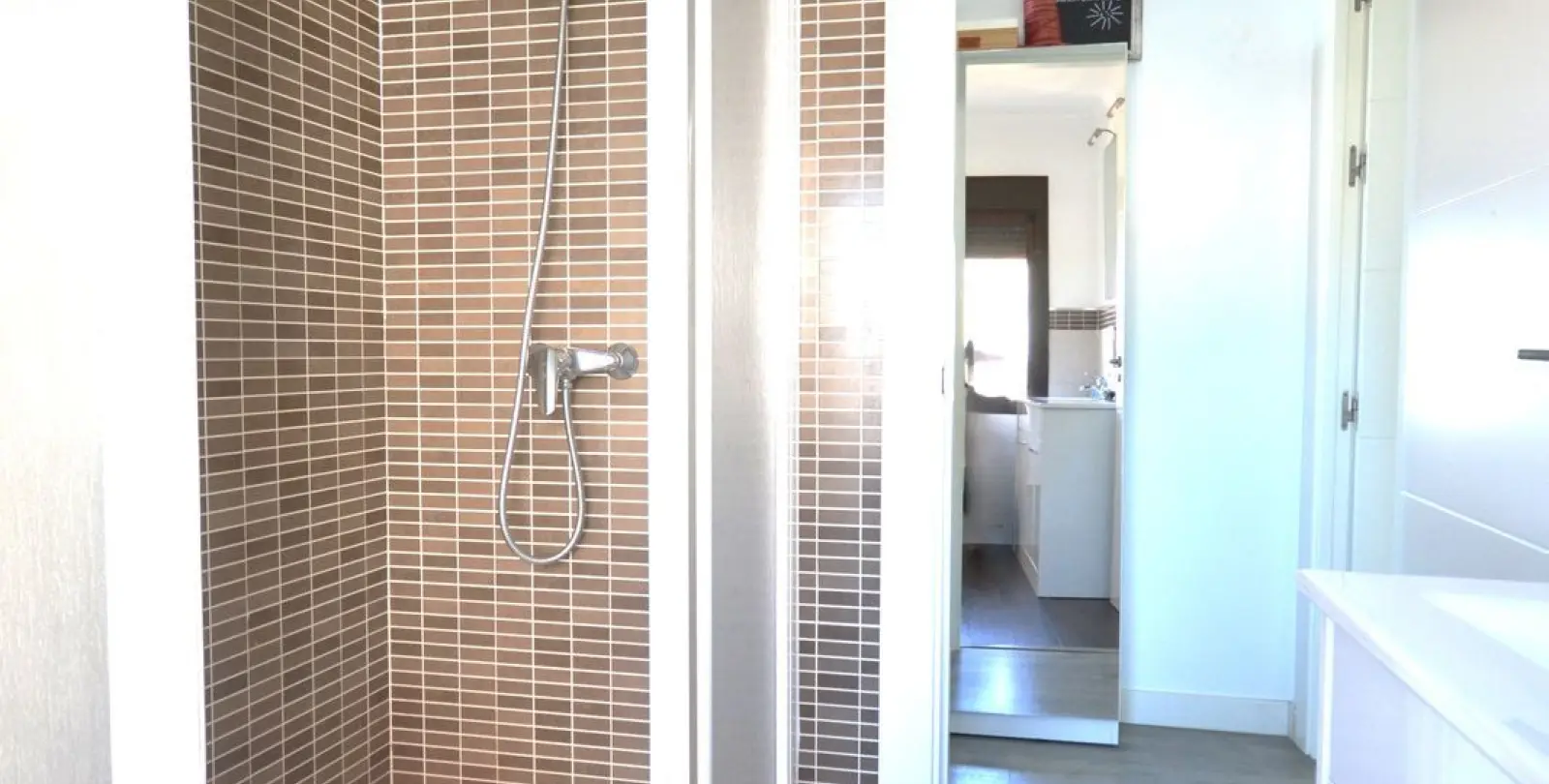 Sale of middle floor apartment in Torremolinos 23