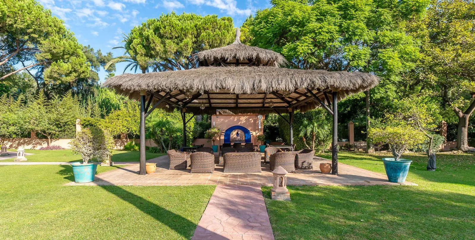 Venta de apartamento en planta media en Guadalmina Baja 4