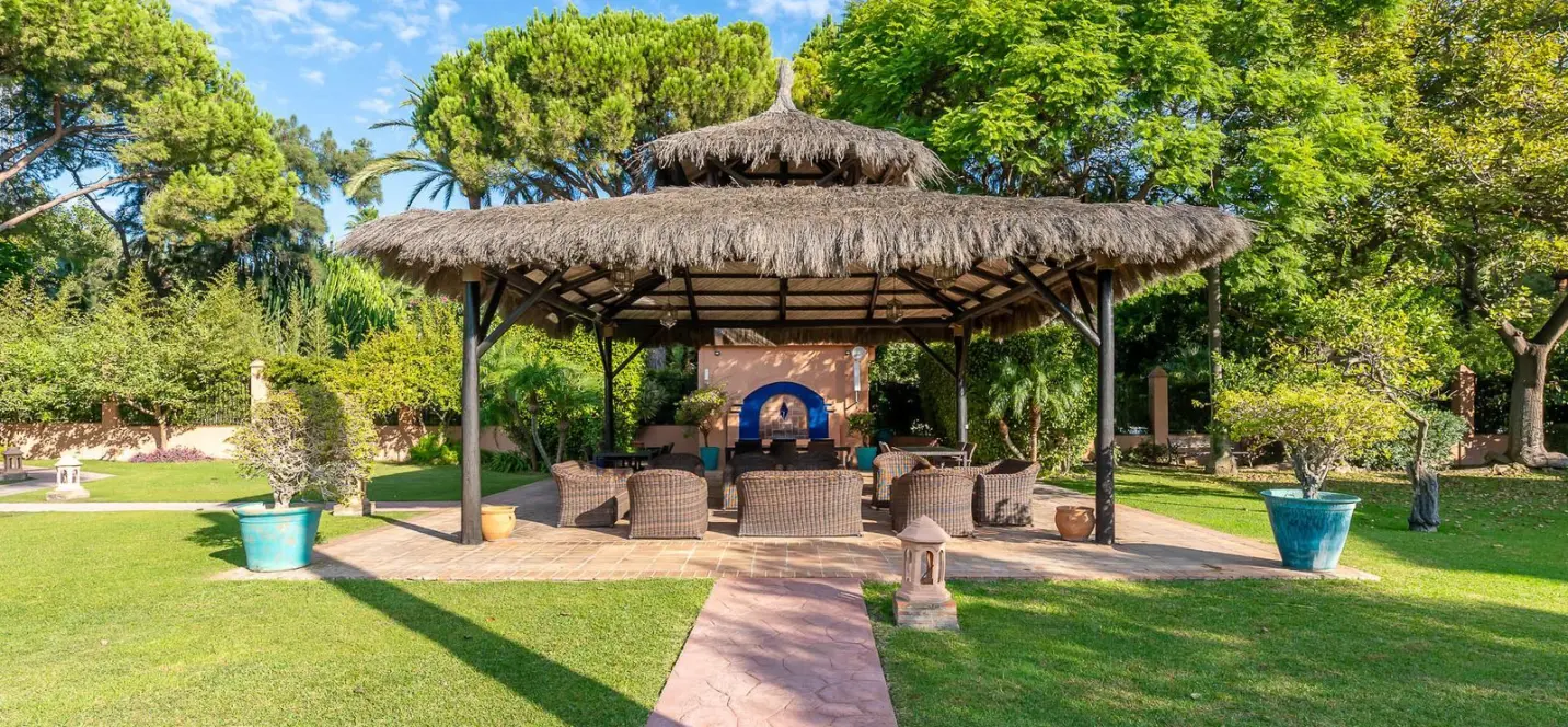 Venta de apartamento en planta media en Guadalmina Baja 3