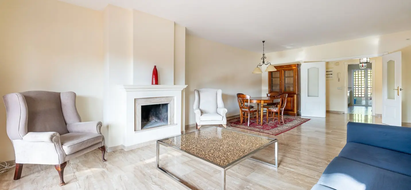 Venta de apartamento en planta media en Guadalmina Baja 4