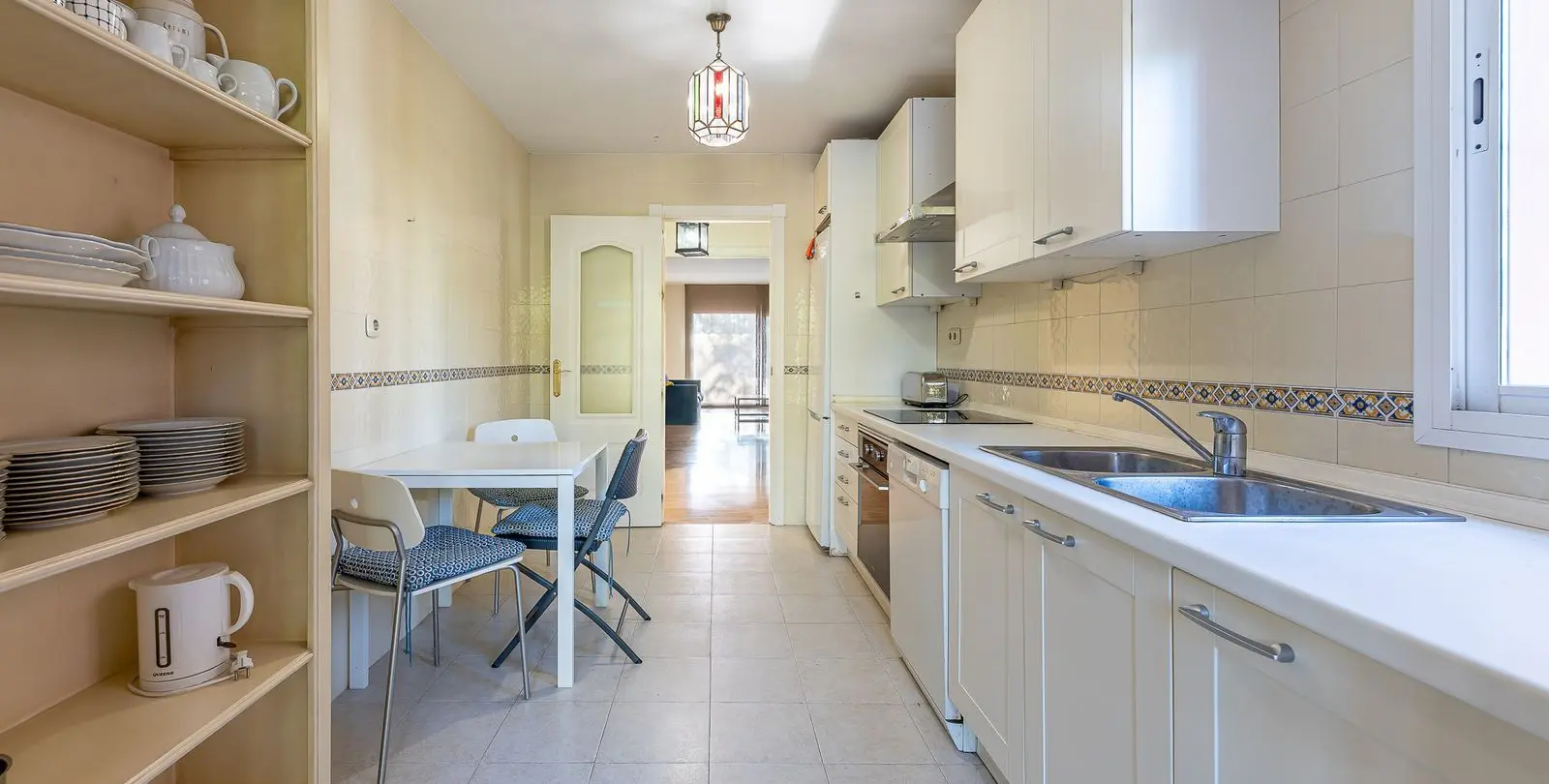 Venta de apartamento en planta media en Guadalmina Baja 13
