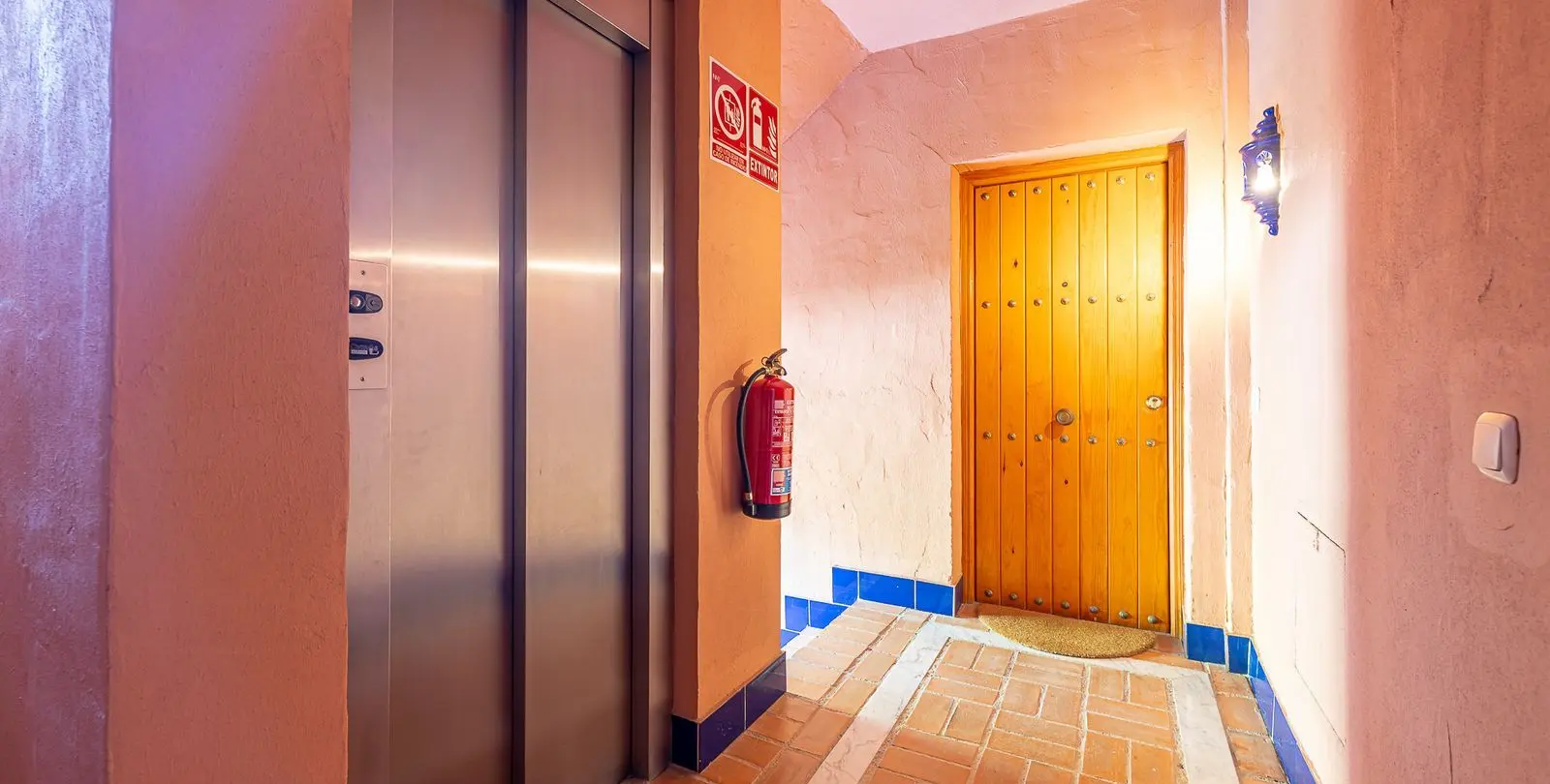 Venta de apartamento en planta media en Guadalmina Baja 22