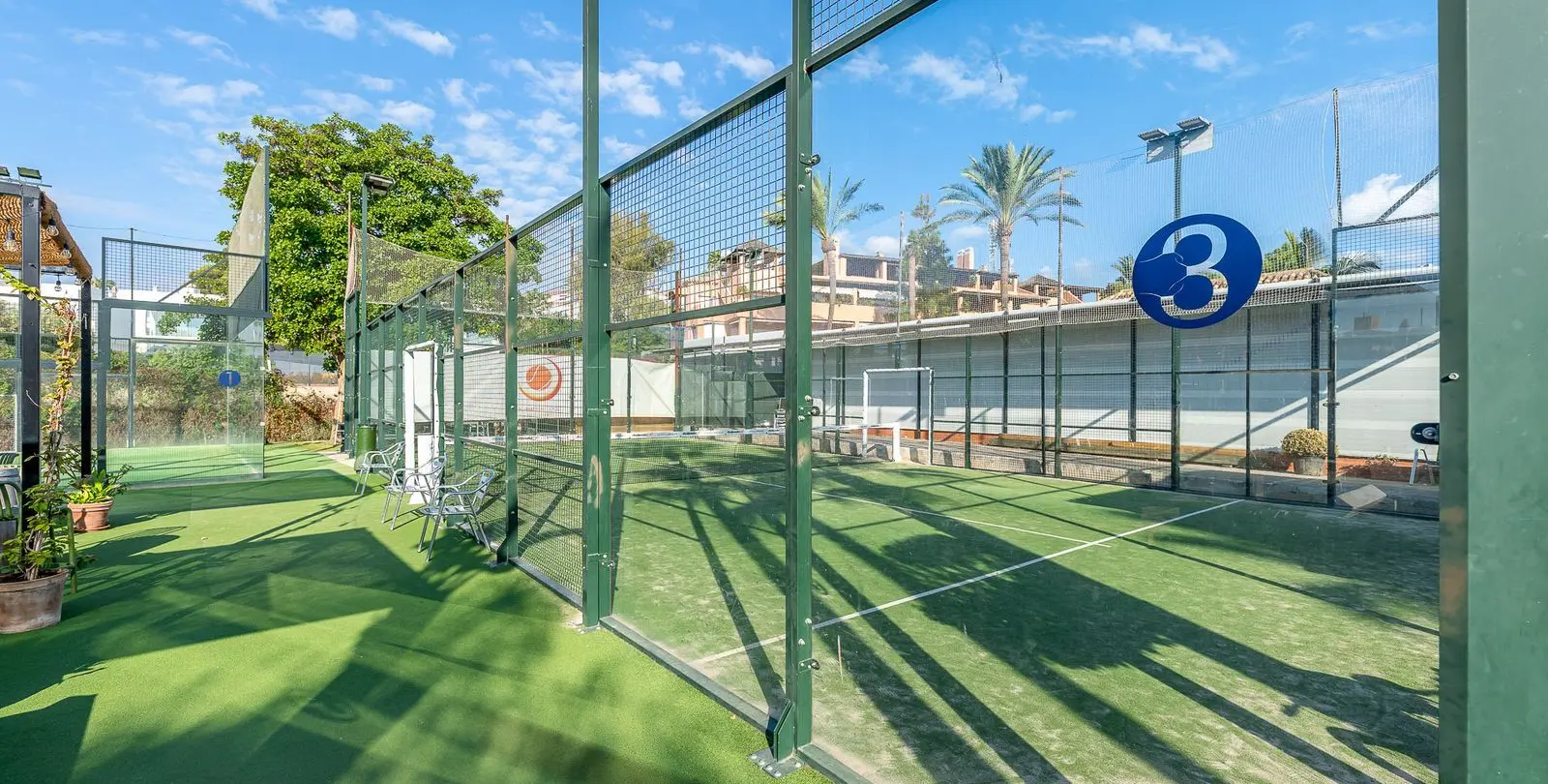Venta de apartamento en planta media en Guadalmina Baja 26
