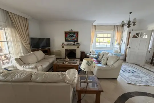 Image 4 thumb