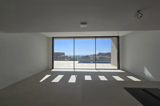 Image 4 thumb