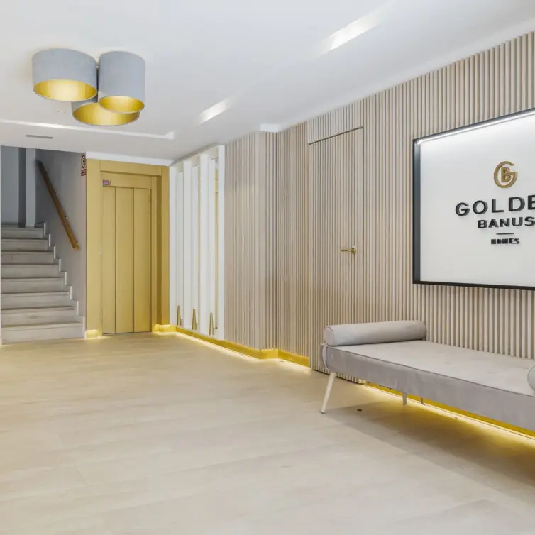Sale of middle floor apartment in Nueva Andalucía