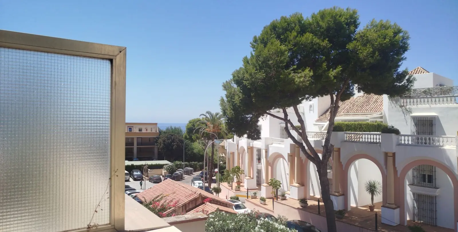 Sale of middle floor apartment in Elviria 6