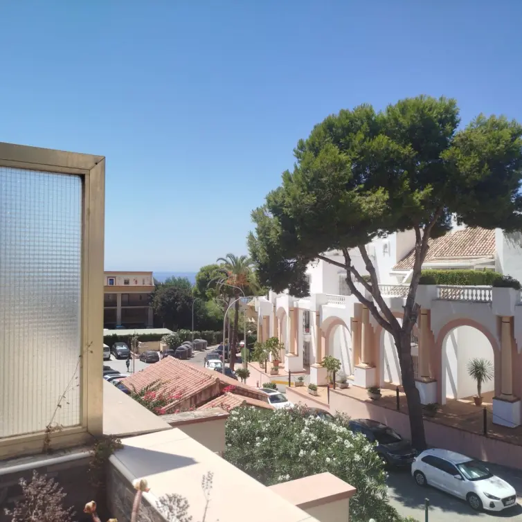 Продажа апартаментов на среднем этаже в Elviria