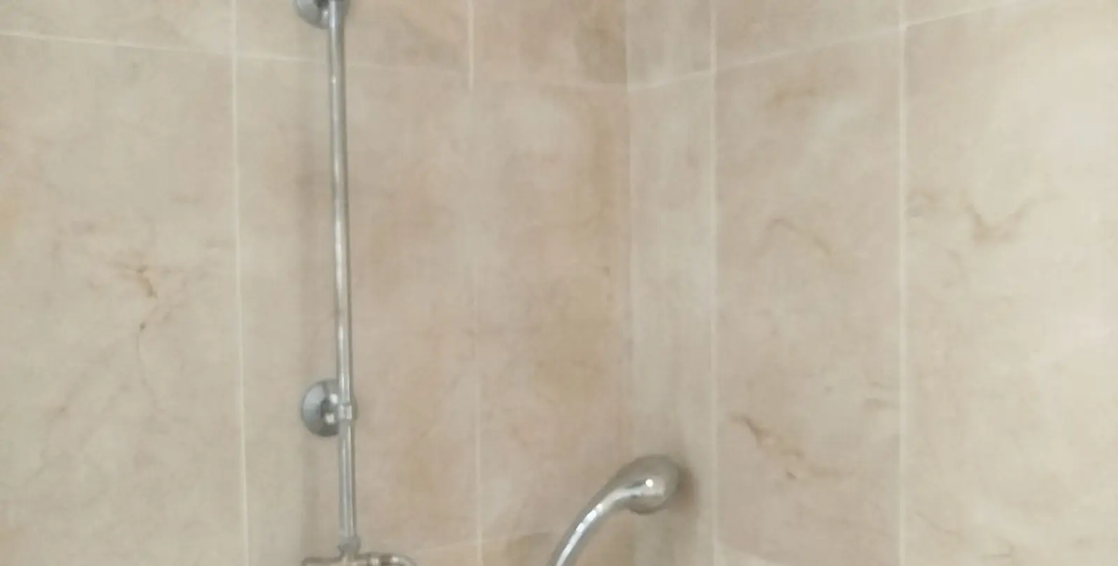 Sale of middle floor apartment in Elviria 23