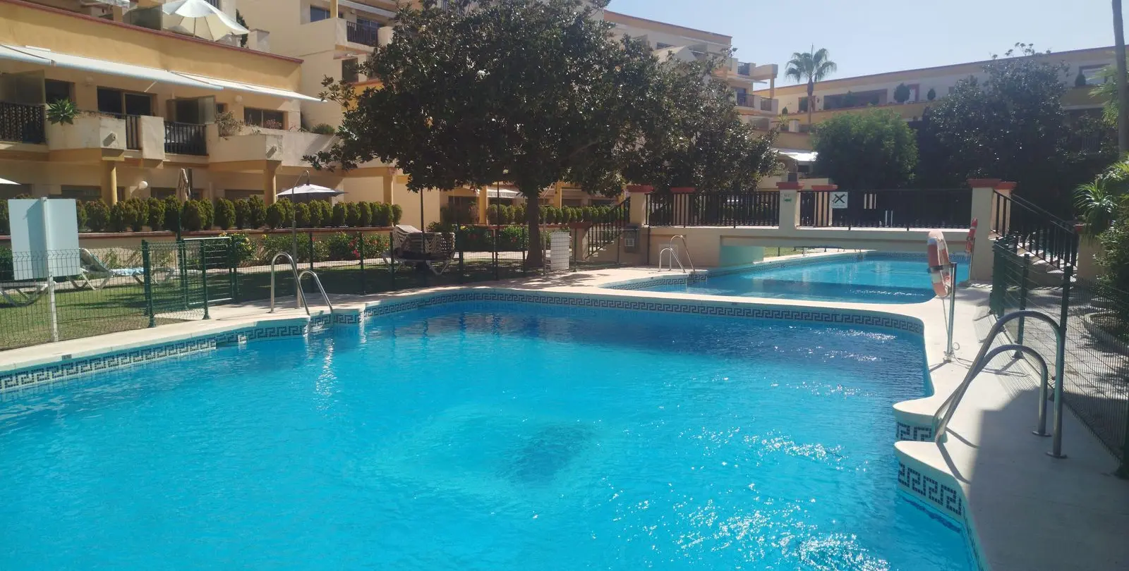 Sale of middle floor apartment in Elviria 32