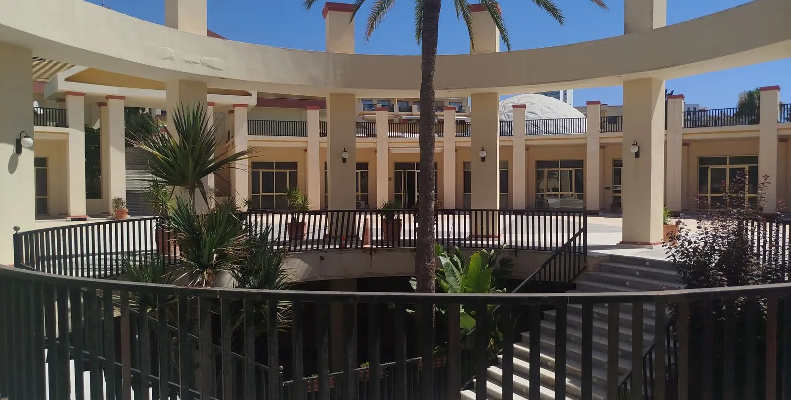 Sale of middle floor apartment in Elviria 36