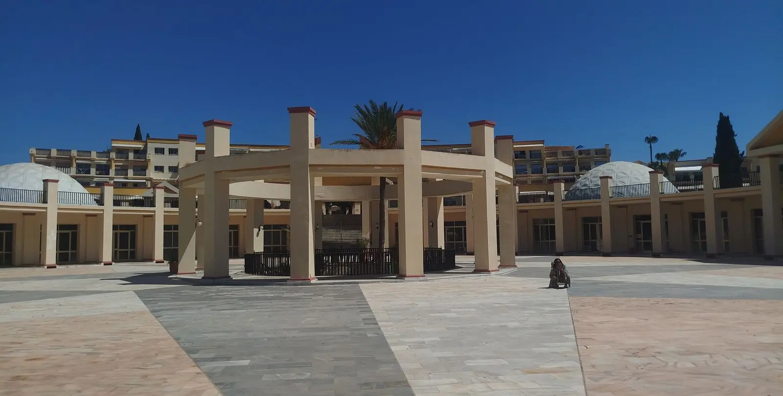 Sale of middle floor apartment in Elviria 41