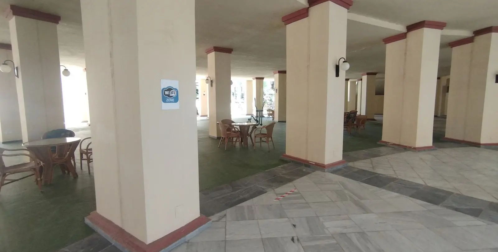Sale of middle floor apartment in Elviria 48