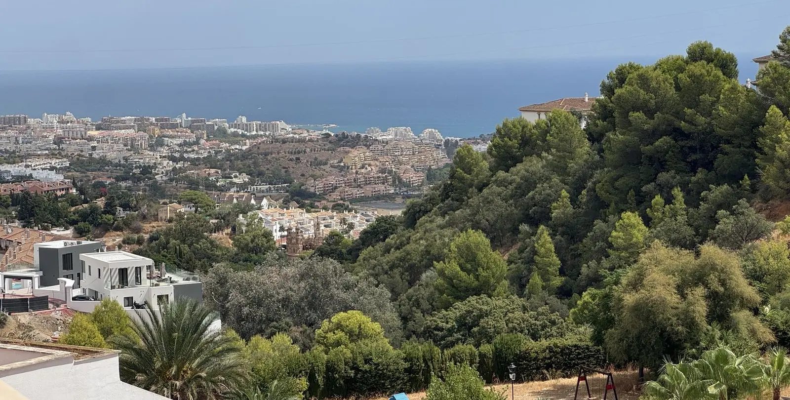 Sale of middle floor apartment in Benalmadena 2