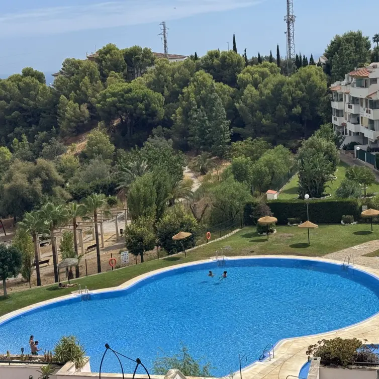 Sale of middle floor apartment in Benalmadena