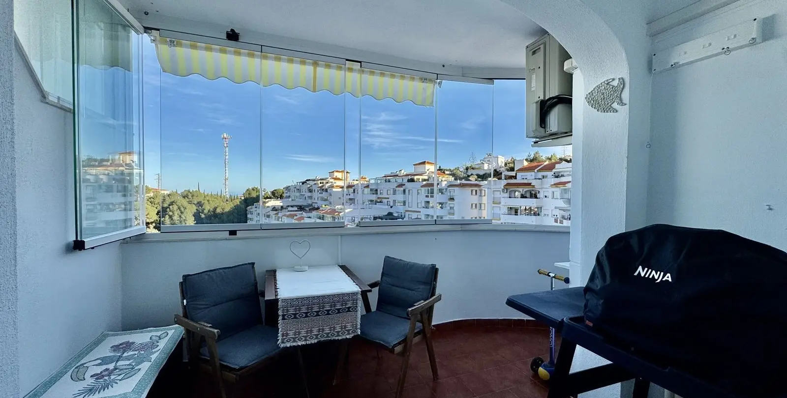 Sale of middle floor apartment in Benalmadena 5