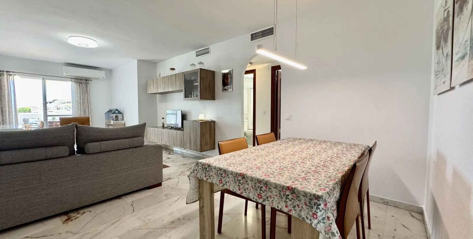 Sale of middle floor apartment in Benalmadena 9