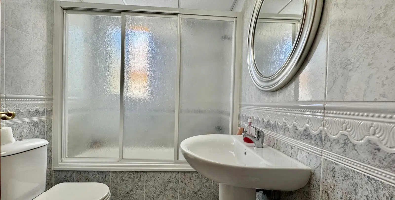 Sale of middle floor apartment in Benalmadena 22