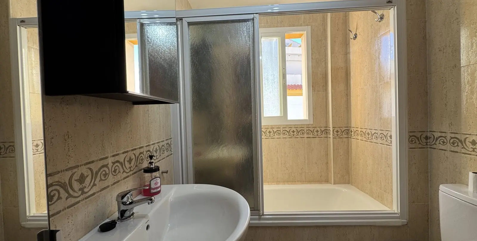 Sale of middle floor apartment in Benalmadena 31