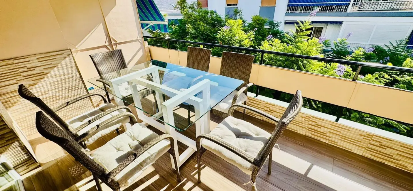 Продажа апартаментов на среднем этаже в Fuengirola 0