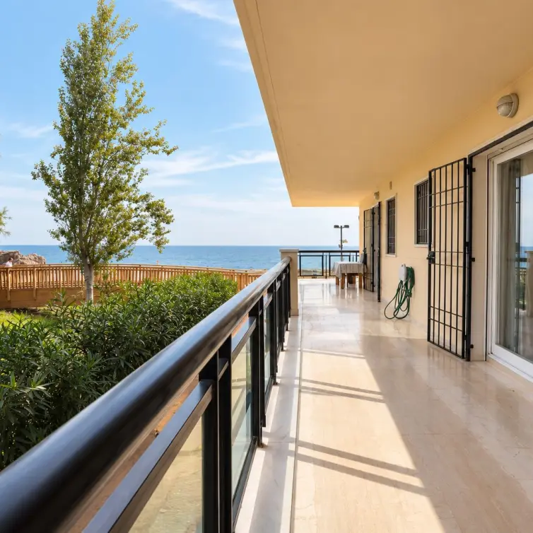 Venta de apartamento en planta media en Fuengirola