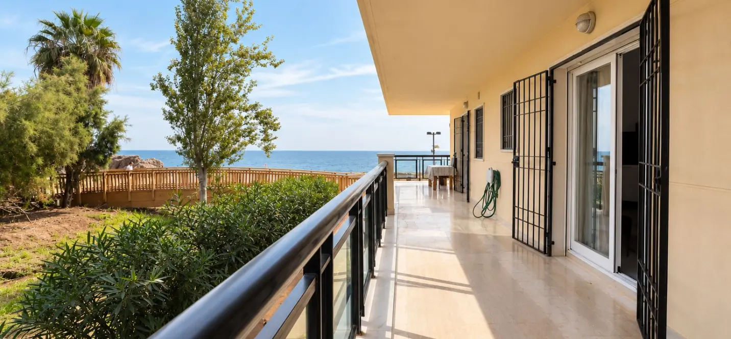 Venta de apartamento en planta media en Fuengirola 1