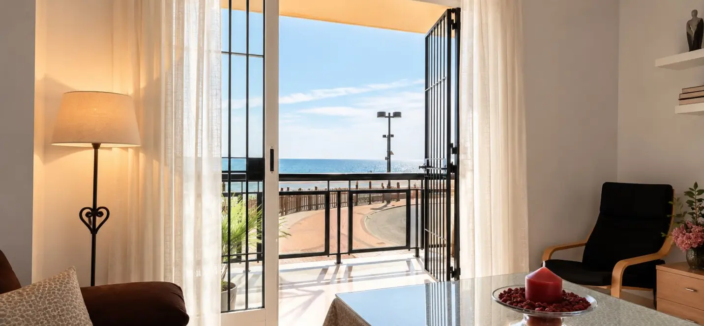 Venta de apartamento en planta media en Fuengirola 2