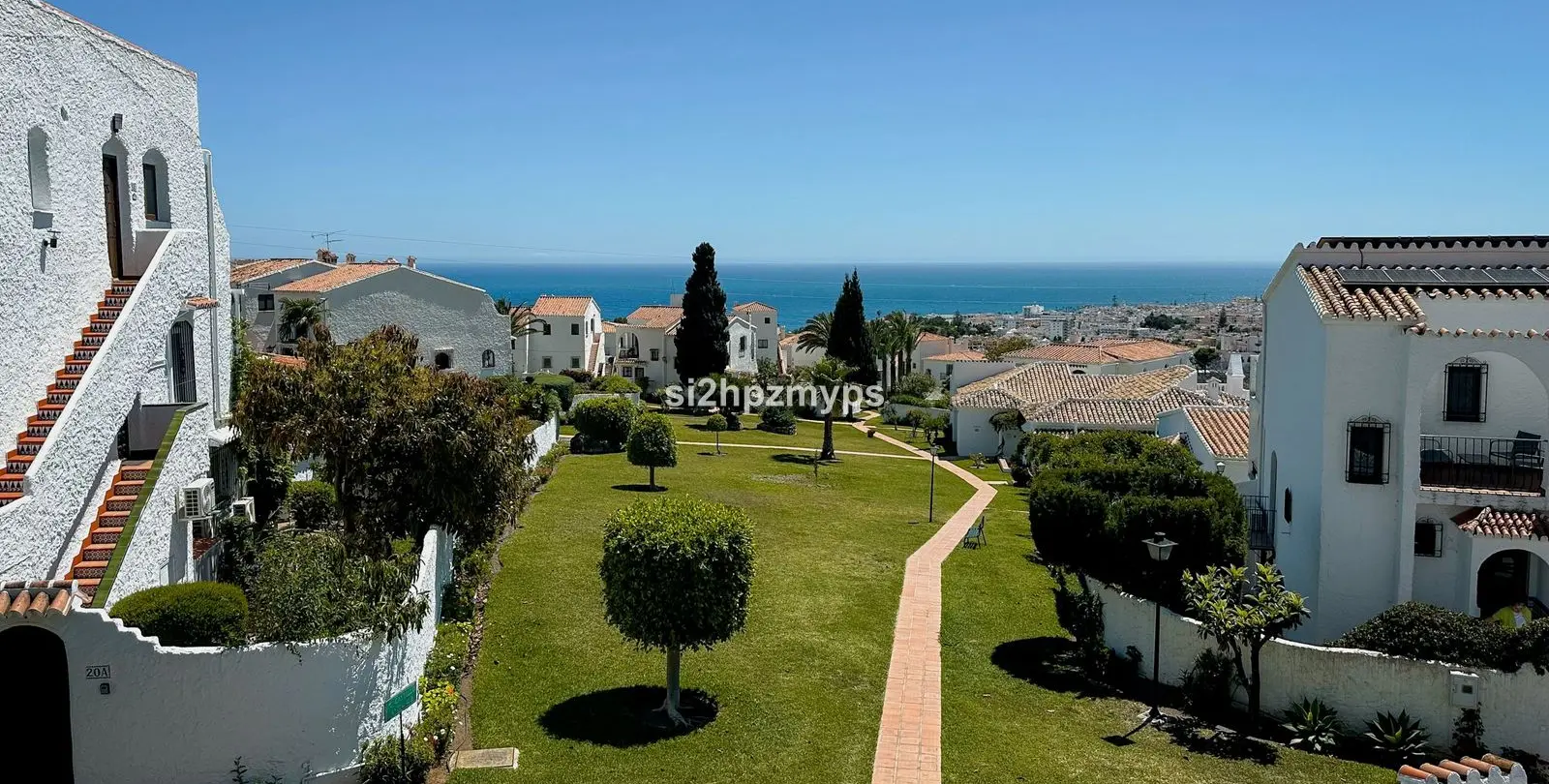 Sale of townhouse in Nerja 16