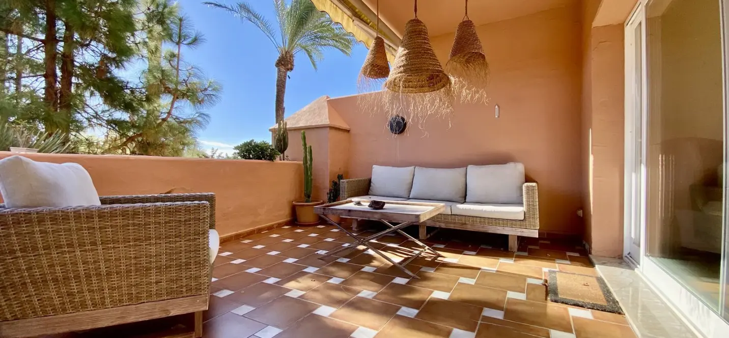 Sale of middle floor apartment in Guadalmina Baja 3