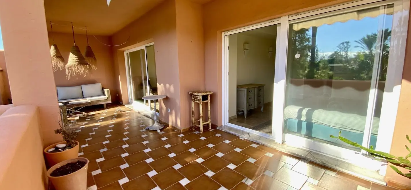 Sale of middle floor apartment in Guadalmina Baja 4
