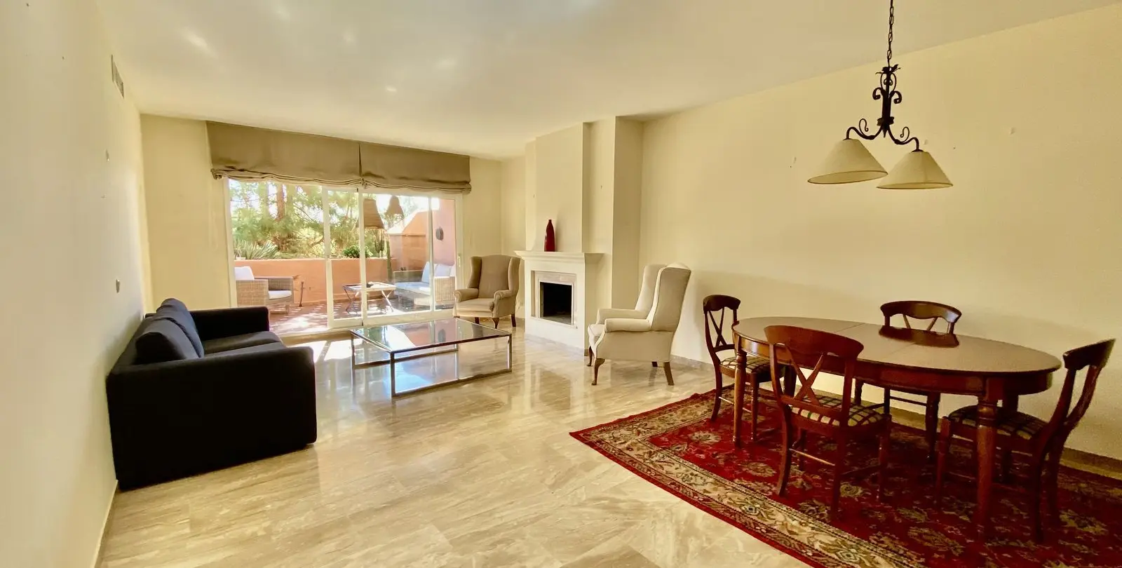 Venta de apartamento en planta media en Guadalmina Baja 10