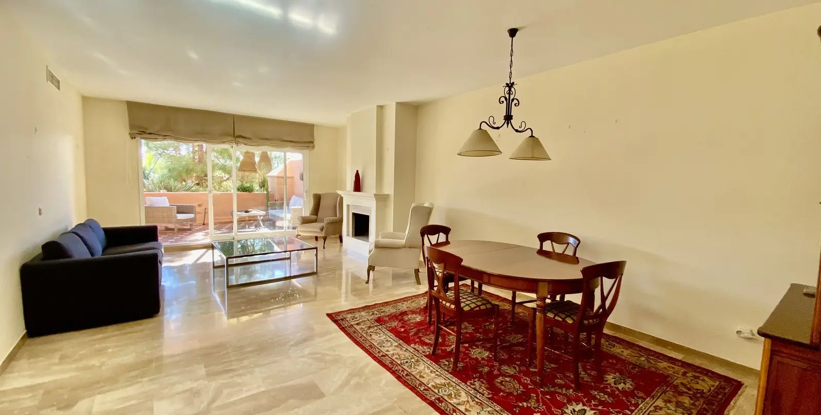 Venta de apartamento en planta media en Guadalmina Baja 11