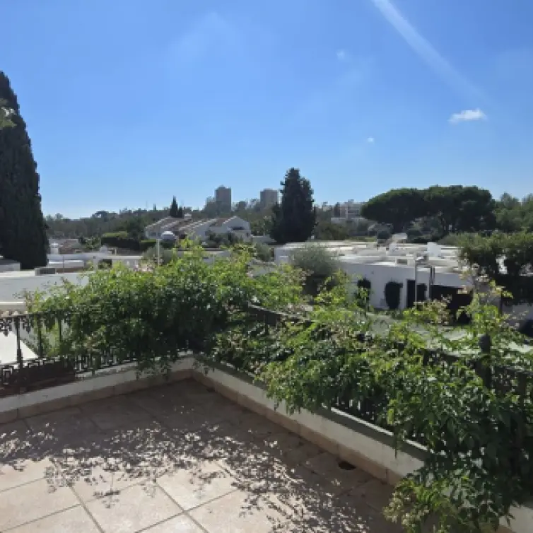 Sale of townhouse in Nueva Andalucía