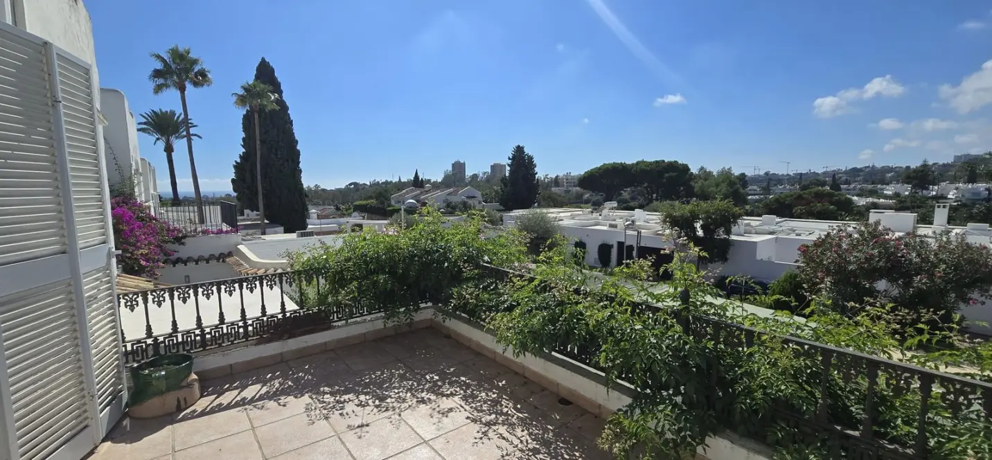 Sale of townhouse in Nueva Andalucía 4