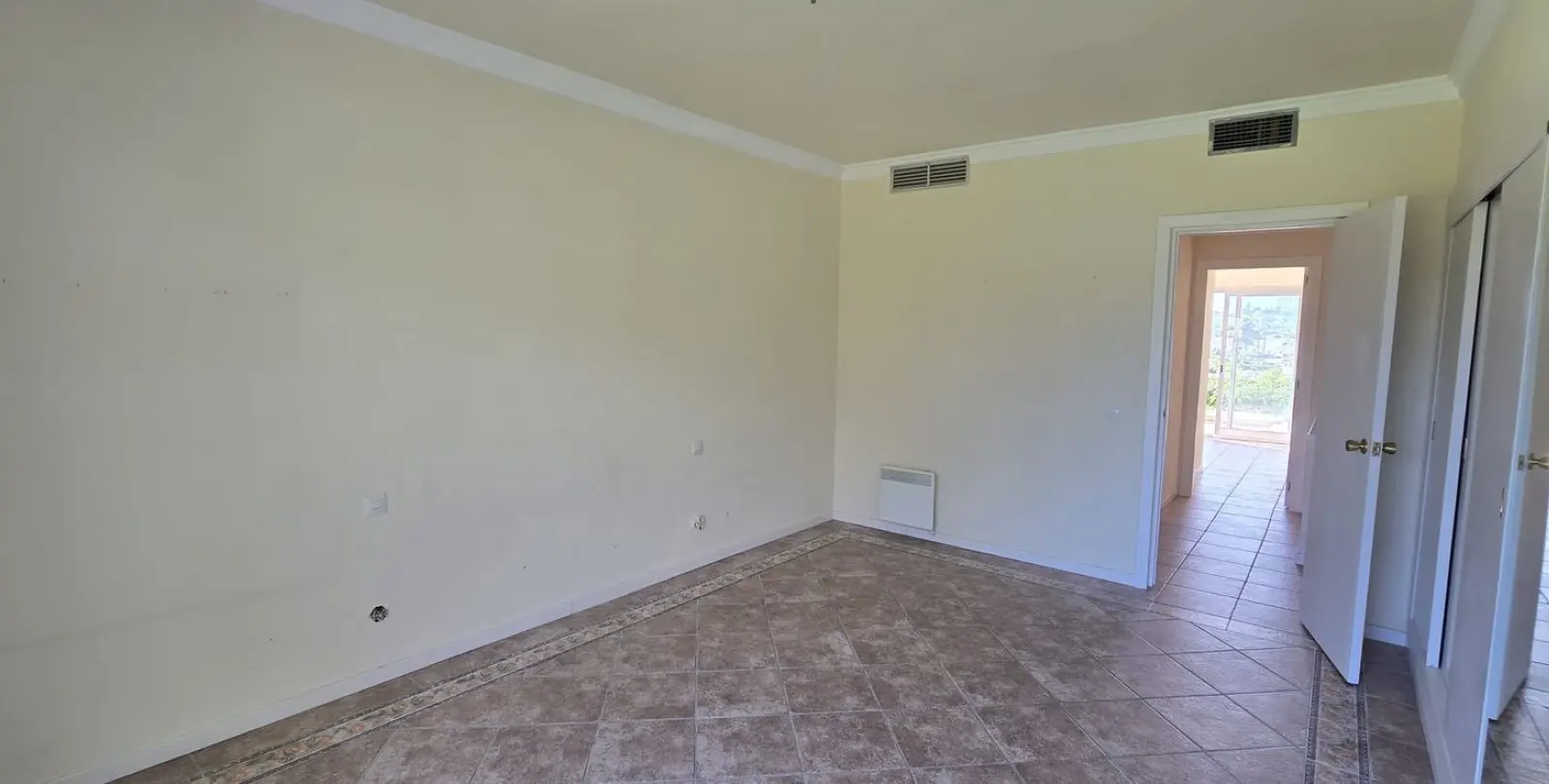 Sale of townhouse in Nueva Andalucía 11