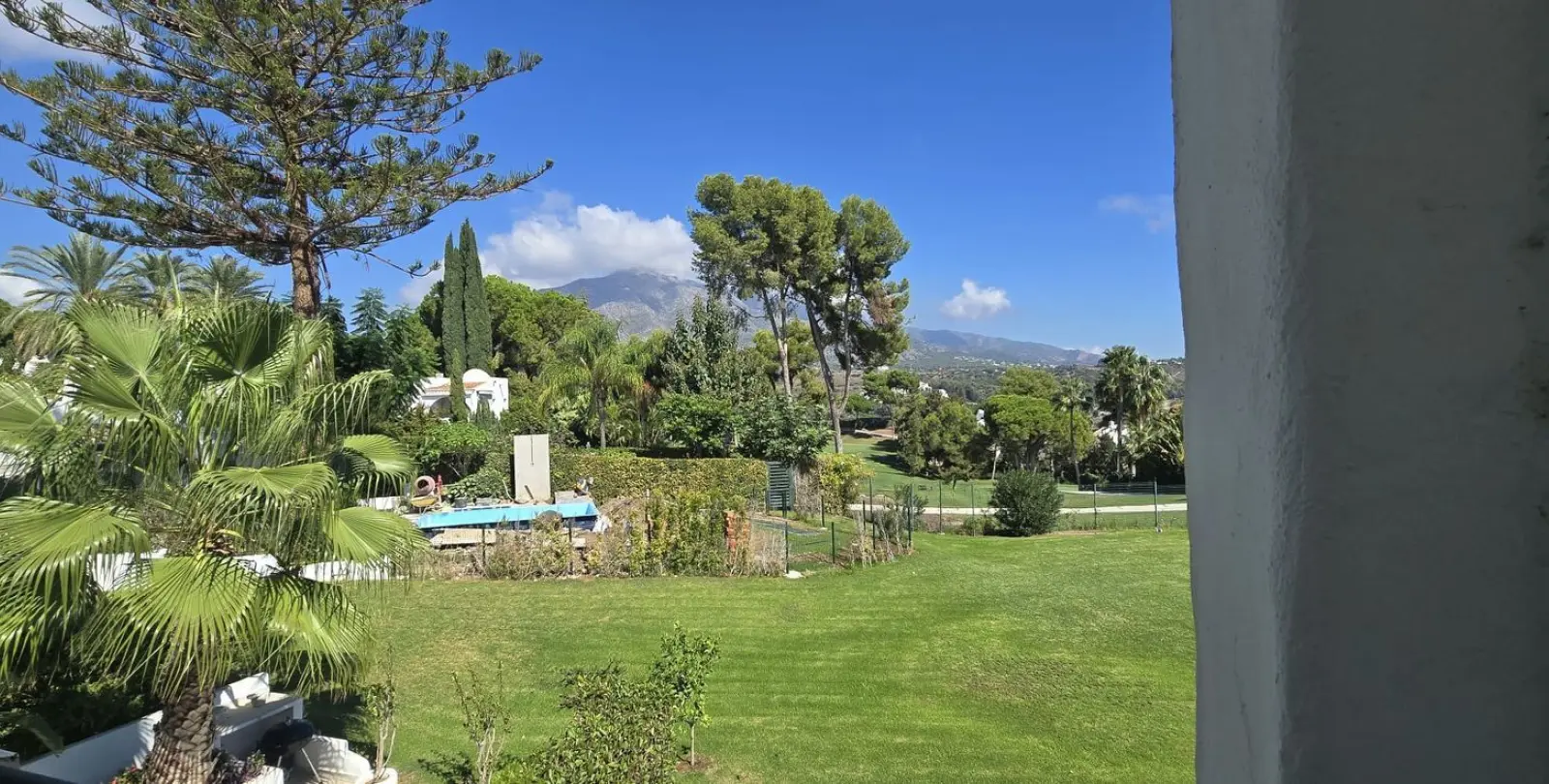 Sale of townhouse in Nueva Andalucía 15