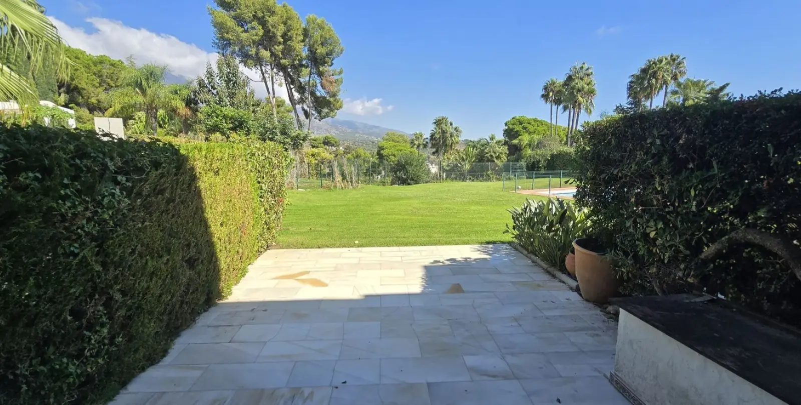 Sale of townhouse in Nueva Andalucía 18