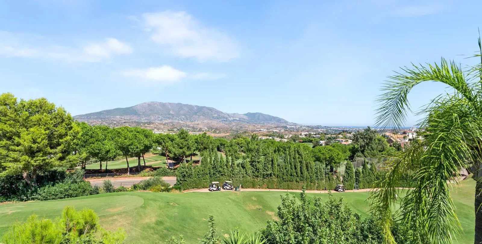 Sale of townhouse in La Cala Golf 6