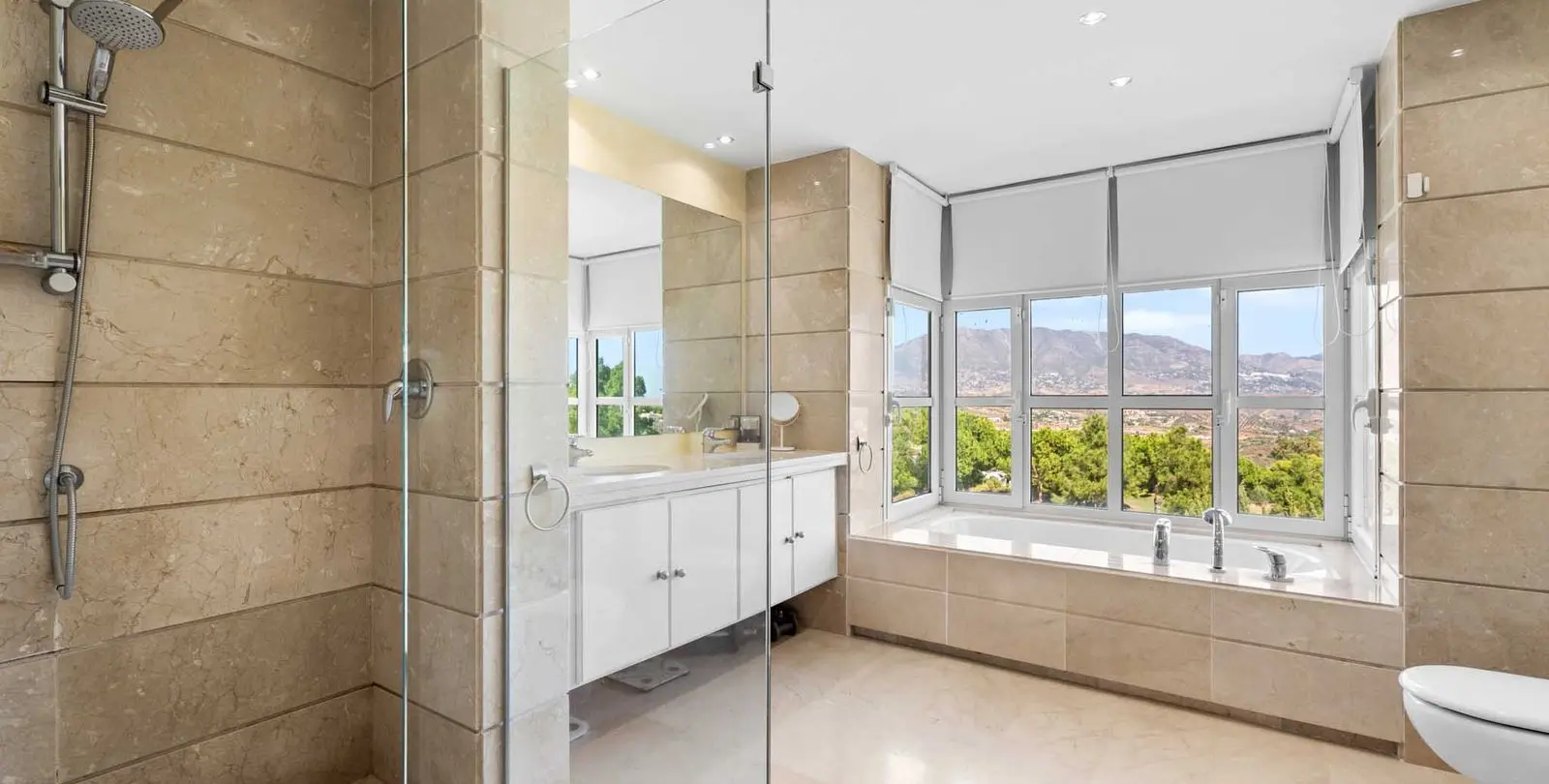 Sale of townhouse in La Cala Golf 22