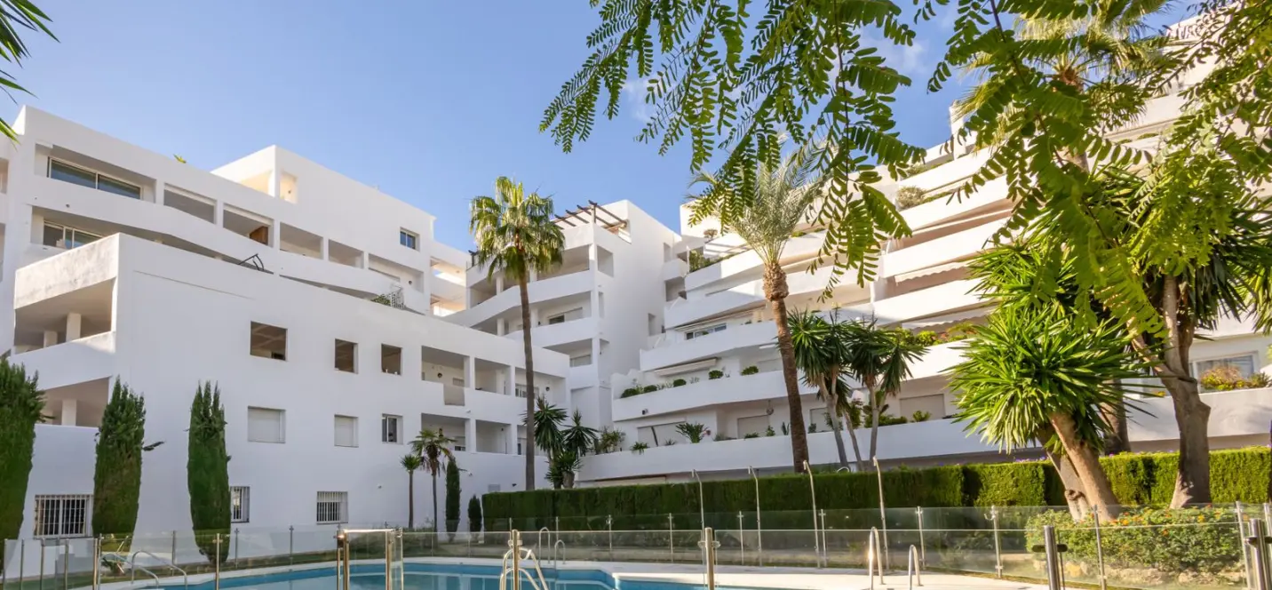 Продажа апартаментов на среднем этаже в Nueva Andalucía 4