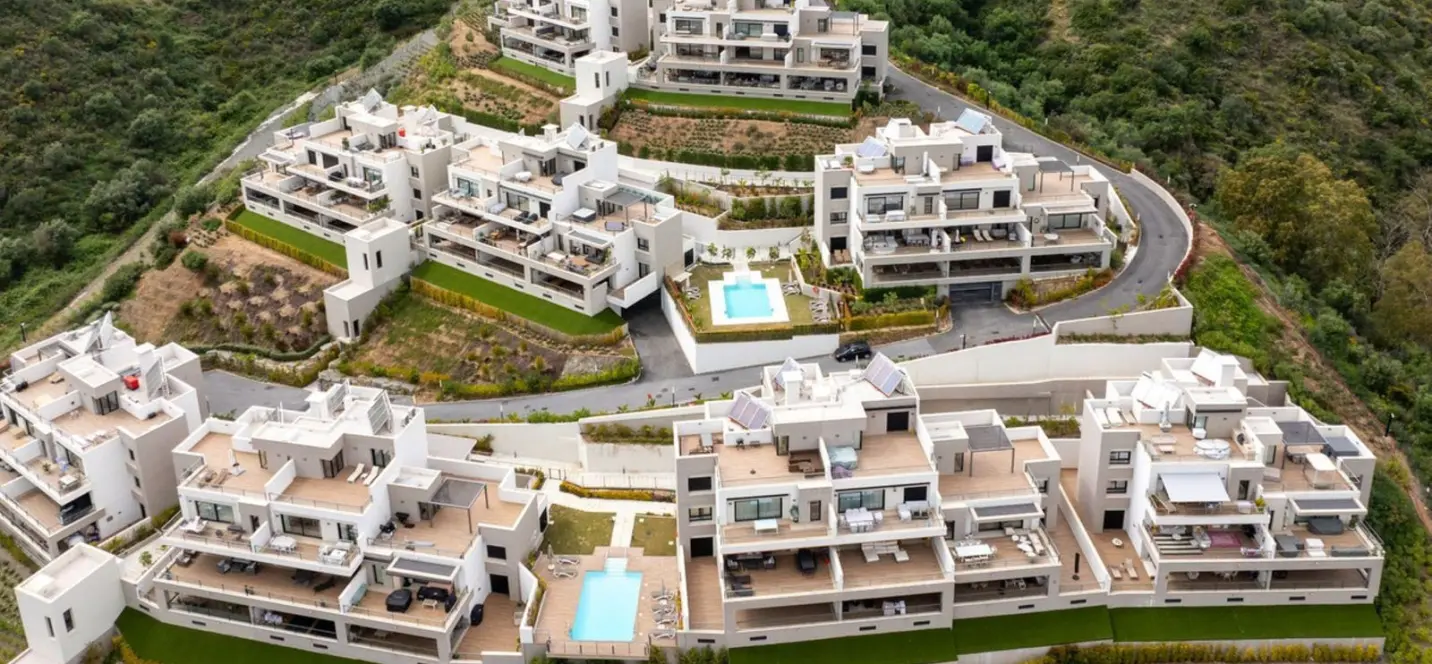 Sale of ground floor apartment in Nueva Andalucía 0