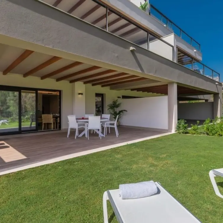 Sale of ground floor apartment in Nueva Andalucía