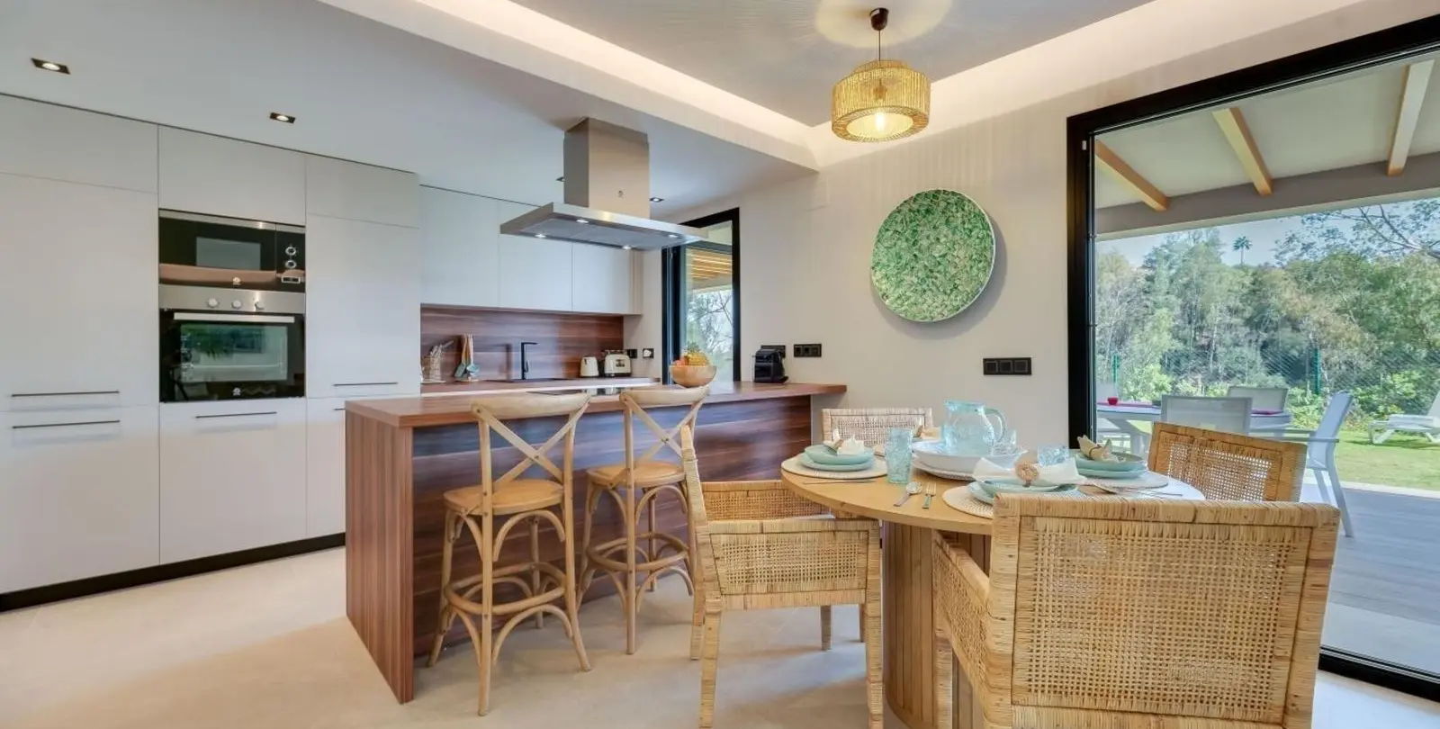Venta de apartamento en planta baja en Nueva Andalucía 11