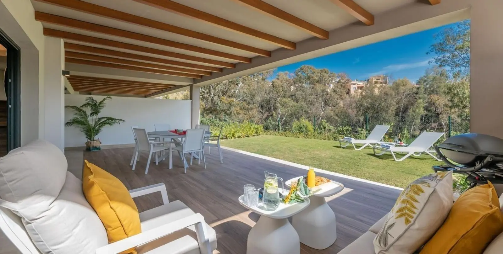 Venta de apartamento en planta baja en Nueva Andalucía 18