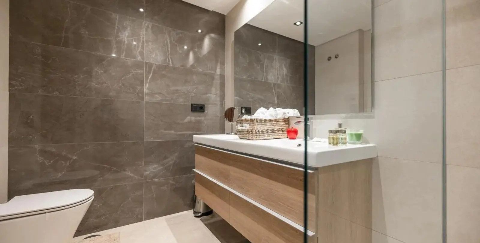 Venta de apartamento en planta baja en Nueva Andalucía 21