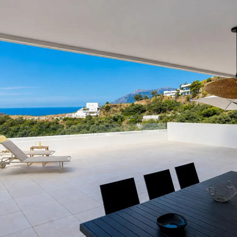 Venta de apartamento en planta media en Marbella