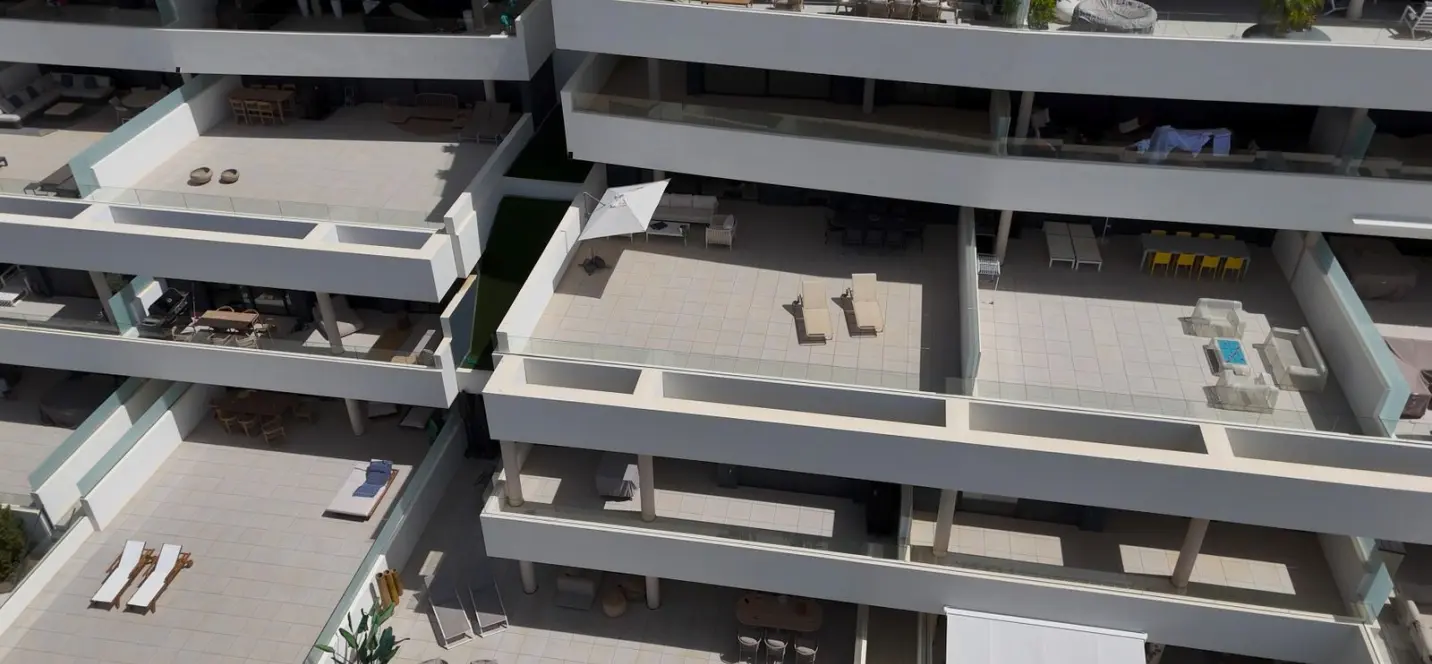 Venta de apartamento en planta media en Marbella 3