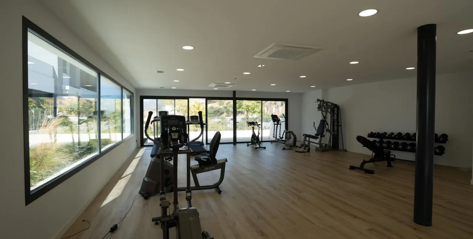 Venta de apartamento en planta media en Marbella 17