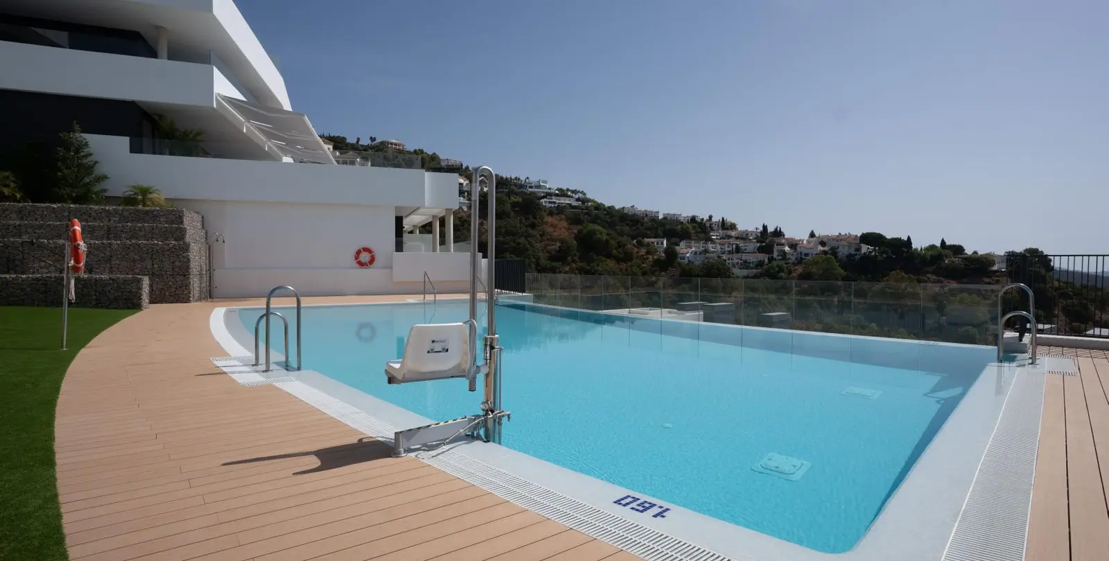 Venta de apartamento en planta media en Marbella 21