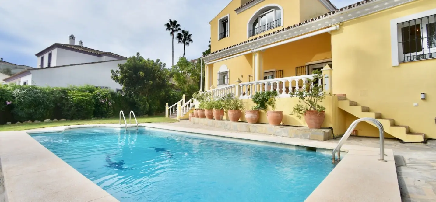 Venta de villa independiente en La Duquesa 1